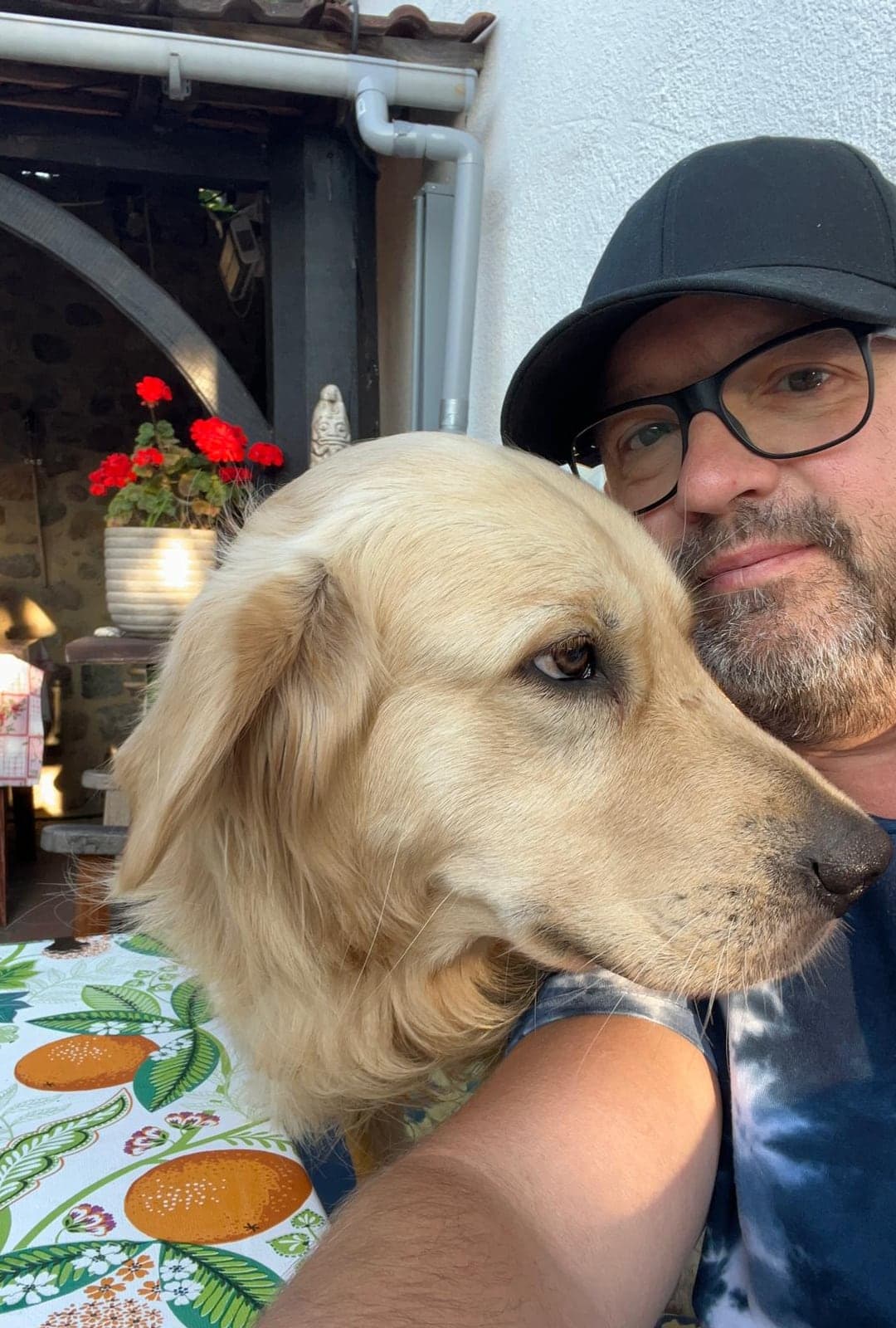 Ronny Simon mit seinem Golden Retriever
